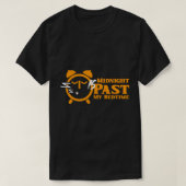 "Midnight Past My Bedtime" Funny New Year Quote Tシャツ (デザイン正面)