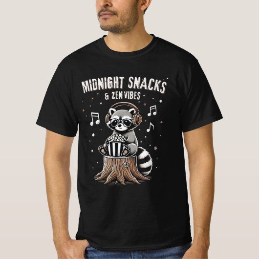 Midnight Snacks, Zen Vibes humorvolles Waschbär Tシャツ (正面)