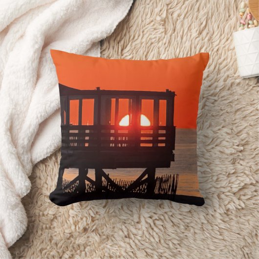 Mike Dalton Throw Pillow クッション (ブランケット)