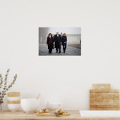 Mike、Karen、Charlotte Pence、Dachau ポスター (キッチン)