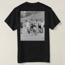 Mike Vallely — ThrasherのカバーでTシャツを撮影