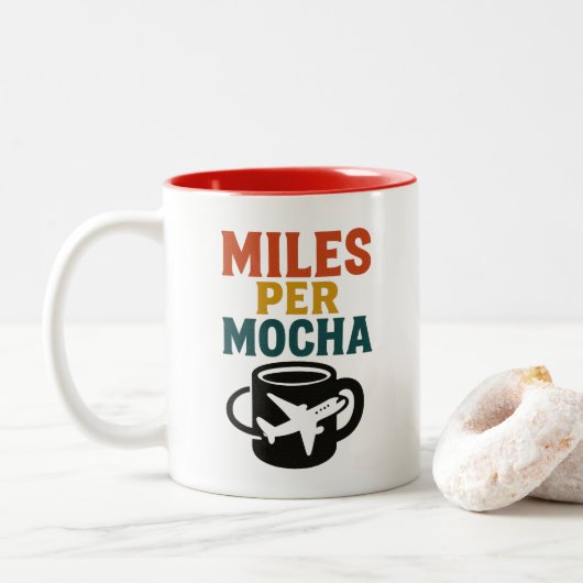 Miles Per Mocha – トラベラーズモチベーションCoffee Mug ツートーンマグカップ (ドーナツ)