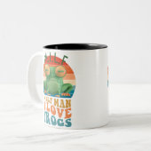 Milf Man I love Frogs おもしろい Kawai 90s Frog Coffee ツートーンマグカップ (正面左)