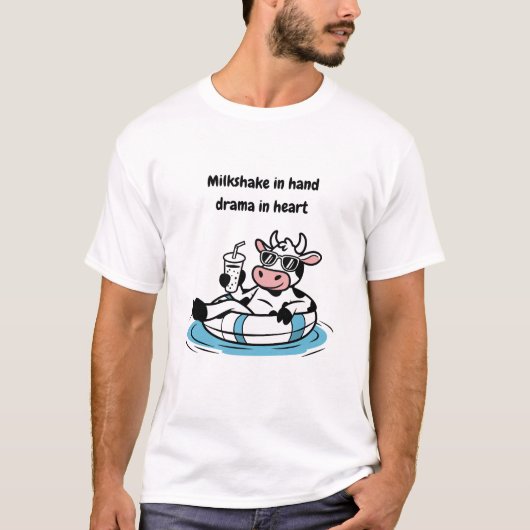 Milkshake in Hand, Drama in Heart | Cool Cow Graph Tシャツ (正面)
