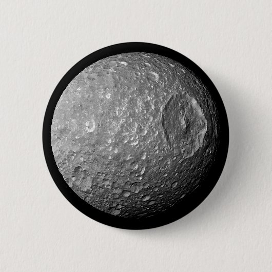 Mimas Cassiniの宇宙船からの土星の月 缶バッジ (正面)