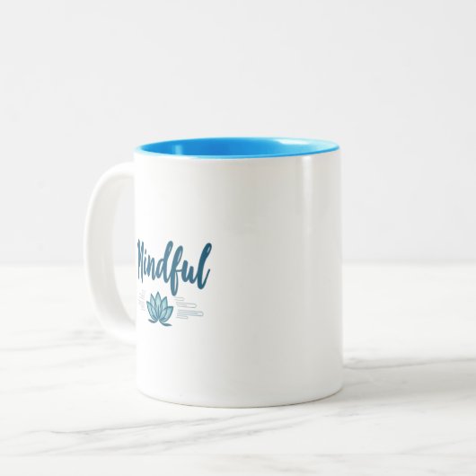 Mindful Lotus Flower Mug – ブルーインテリア ツートーンマグカップ (正面左)