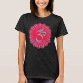 Mindfulness Om Ohm Mandala Buddhism Yoga Meditatio Tシャツ (正面)