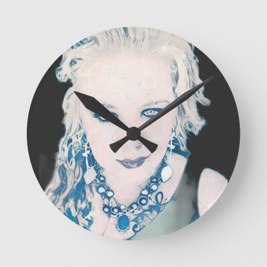 Mindi Kilty ラウンド壁時計 (正面)