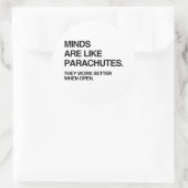 MINDS ARE LIKE PARACHUTES.png ラウンドシール (バッグ)