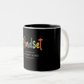 Mindset is Everything 感動的 - ツートーンマグカップ (正面右)