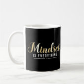 "Mindset is Everything"金ゴールド感動的引用文 コーヒーマグカップ (左)