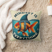 Mindset Is Everything Goldfish Motivational Quote クッション (ブランケット)