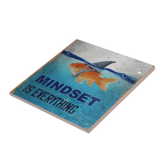 Mindset Is Everything Motivational Goldfish  タイル (側面)