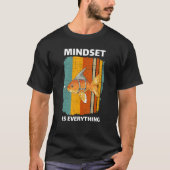 Mindset Motivational Quote Cute Goldfish Shark Fin Tシャツ (正面)
