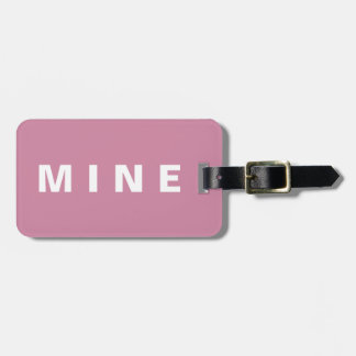 「Mine」と書かれたピンクのスーツケースタグ ラゲッジタグ