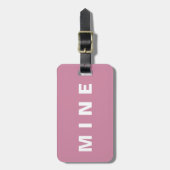 「Mine」と書かれたピンクのスーツケースタグ ラゲッジタグ (正面縦)