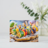 miniature workers preparing vegetable skewers シーズンポストカード (スタンド正面)