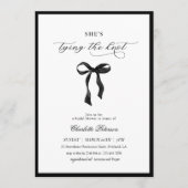 Minimal Black Bow Bridal Shower Invitation 招待状 (正面)