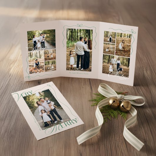 Minimal Bow Very Merry Photo Collage Christmas 三つ折りクリスマスカード