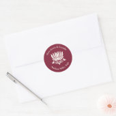 Minimal Burgundy Lotus Floral Yoga Wellness ラウンドシール (封筒)
