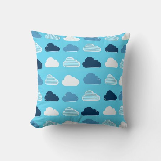 Minimal Clouds Pattern – Blue Sky Vibes クッション (正面)
