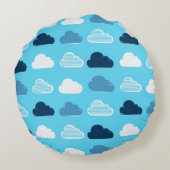 Minimal Clouds Pattern – Blue Sky Vibes ラウンドクッション (裏面)