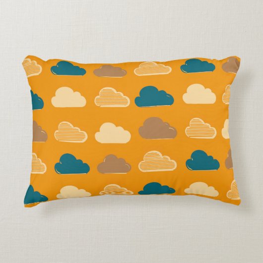 Minimal Clouds Pattern – Orange Sky Vibes アクセントクッション (正面)