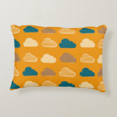 Minimal Clouds Pattern – Orange Sky Vibes アクセントクッション (裏面)