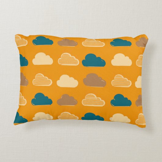 Minimal Clouds Pattern – Orange Sky Vibes アクセントクッション (裏面)