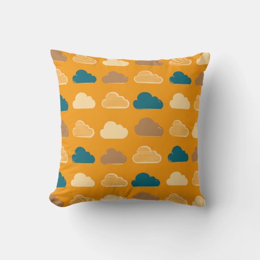 Minimal Clouds Pattern – Orange Sky Vibes クッション (正面)