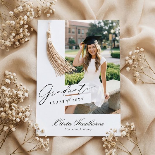 Minimal Elegant Graduate Photo Graduation Party 招待状