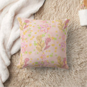 Minimal Floral Doodle Pattern –Pastel Pink pattern クッション (ブランケット)