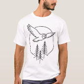 Minimal Flying Owl Over Pines – Forest Line Art Il Tシャツ (正面)