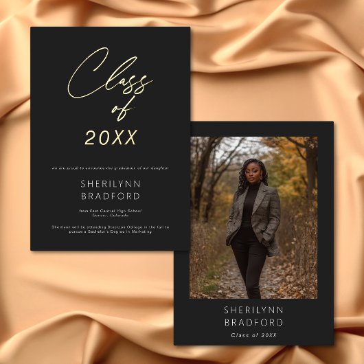 Minimal Gold Black & White Graduation Announcement 箔招待状