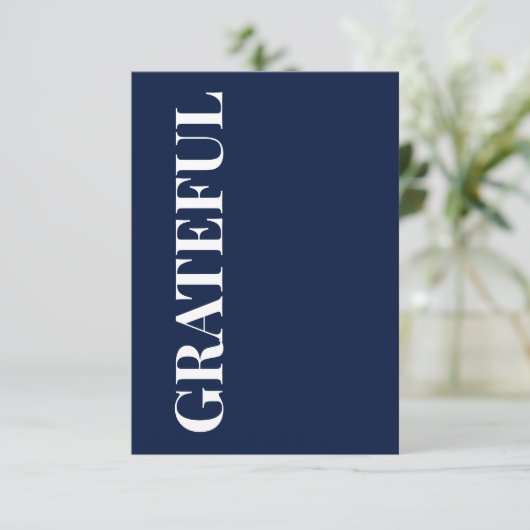 Minimal GRATEFUL | Navy Blue Holiday Greeting カード (スタンド正面)