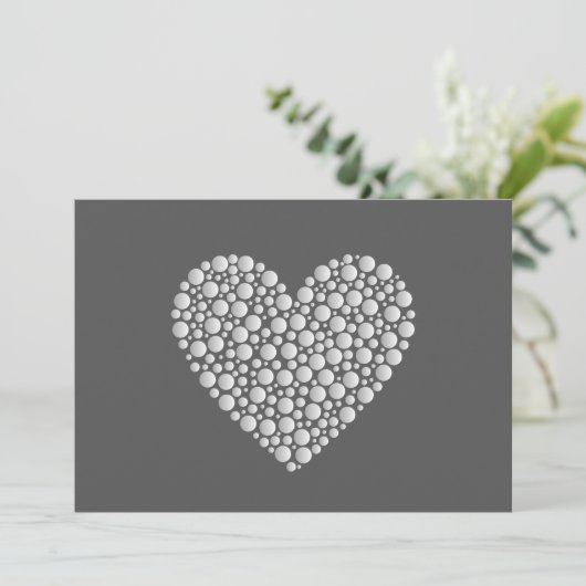 Minimal Heart Circles – White Gradient on Dark 招待状 (スタンド正面)
