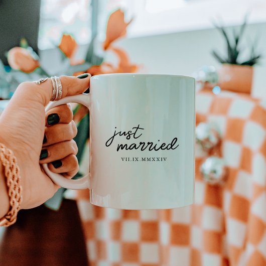 Minimal "Just Married" Script ローマ数字の日付 コーヒーマグカップ