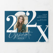 Minimal Modern Bold Graduation Year Arch Photo 三つ折り招待状 (カバー)