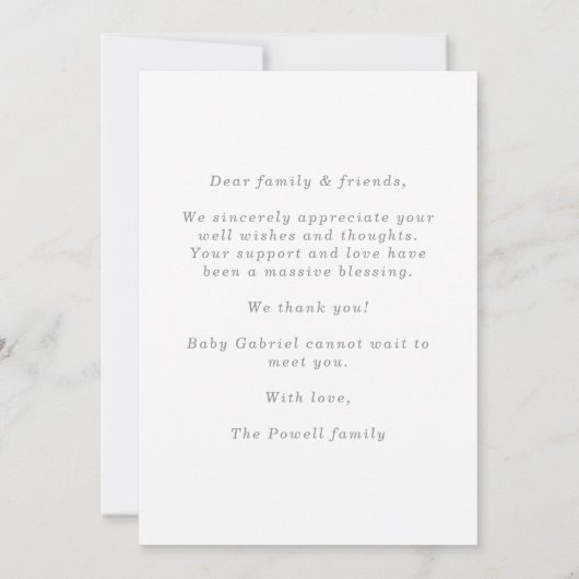 Minimal Modern Chic Photo Collage Baby Reveal Card 招待状 (裏面)