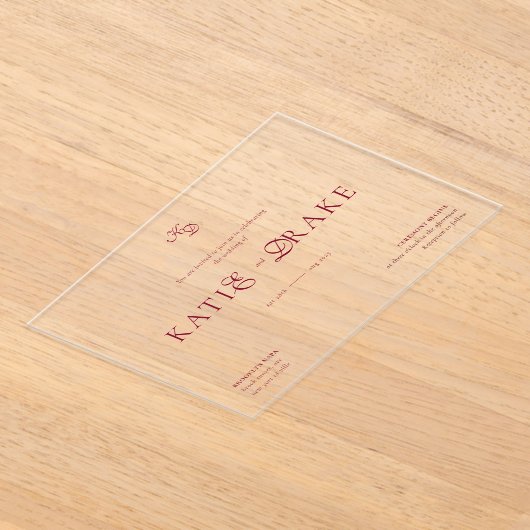 Minimal Monogram Deep Burgundy Script Wedding アクリル招待状 (レイダウン)