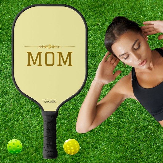 Minimal Personalized Pickleball Mom Custom Name  ピックルボールラケット