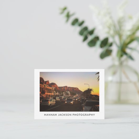 Minimal QR Code Vintage Photographer 名刺 (スタンド正面)