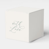 Minimal Sage Green Wedding Favor Box with Love フェイバーボックス (正面サイド)