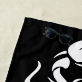 Minimal Scorpion Tribal Tattoo Style Illustration ビーチタオル (インサイチュ)