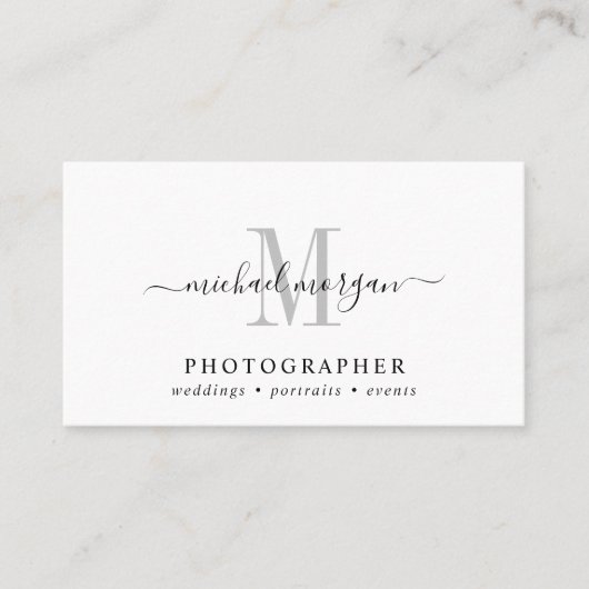 Minimal Script Monogram Photographer 名刺 (正面)