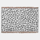 Minimal Snow Leopard Inspired Spots スローブランケット (正面)