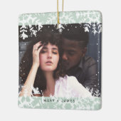 Minimal Snowflakes Frame | Merry and Married 写真 セラミックオーナメント (左)