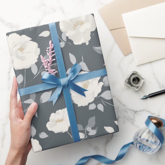 Minimal Soft Grey Rose White Floral Pattern ラッピングペーパー (ギフト)