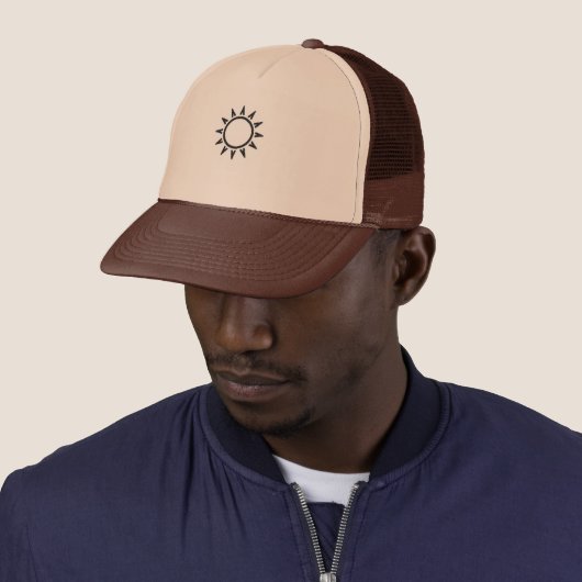 Minimal Sun Icon Trucker Hat キャップ (インサイチュ)