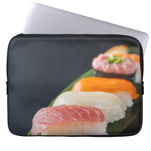 Minimal Sushi Elegance – Laptop Sleeve by SUSHIMI ラップトップスリーブ (正面)